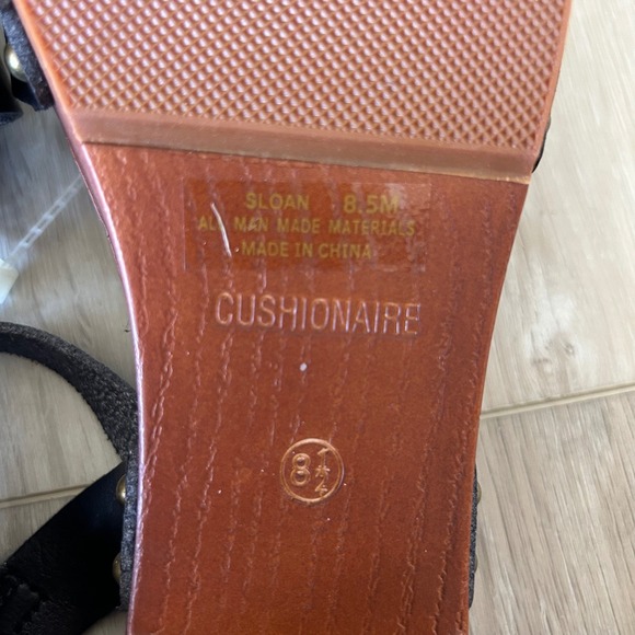 Cushionaire Sloan Black Faux Leather Studded Platform Clog Sandals Womens 8.5 M - Picture 8 of 9